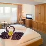 Cristall Otel 4*