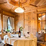 Cristall Otel 4*
