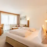 Cristall Otel 4*