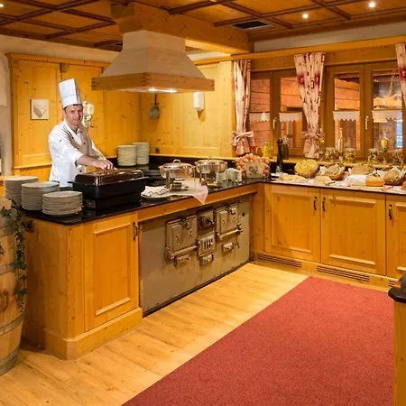 Hotel Cristall 4*